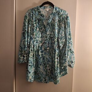 Juniper + Lime Women's Blue And Green Abstract Floral Blouse